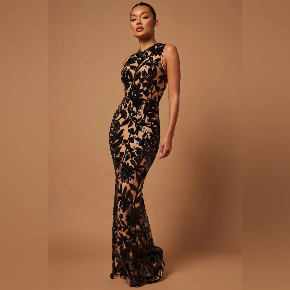Elegant Black One Shoulder Dress - Picture 2 of 5